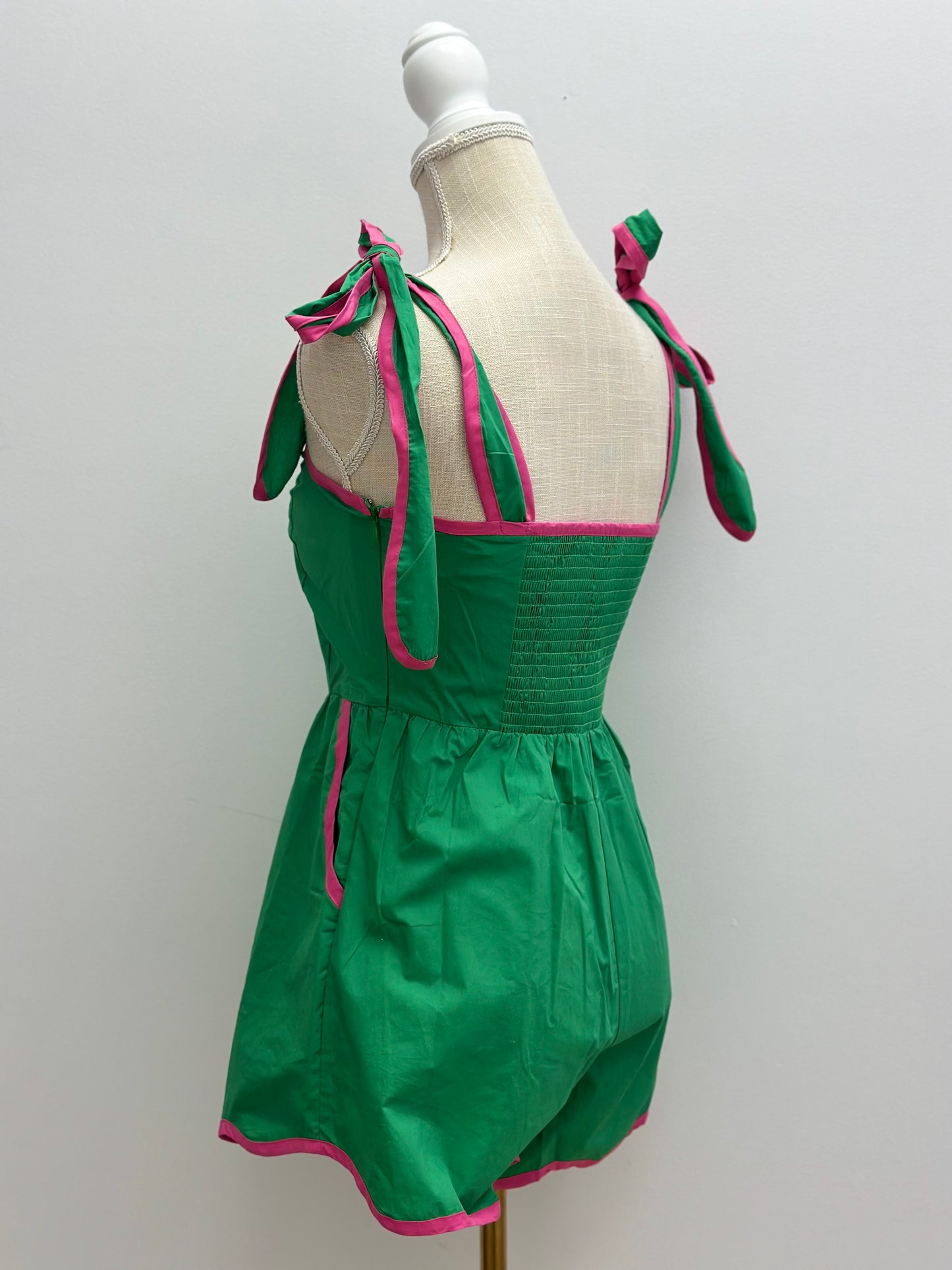 Contrasting Scallop Edge Romper With Self Shoulder Ties