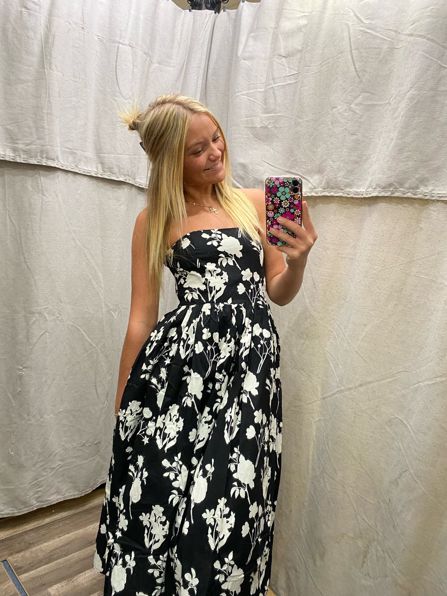 BLACK STRAPLESS FLARE MIDI DRESS