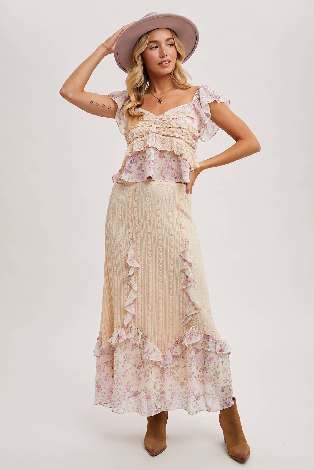 FLORAL PRINT RUFFLE LACE TRIMMED SWEETHEART NECK TOP