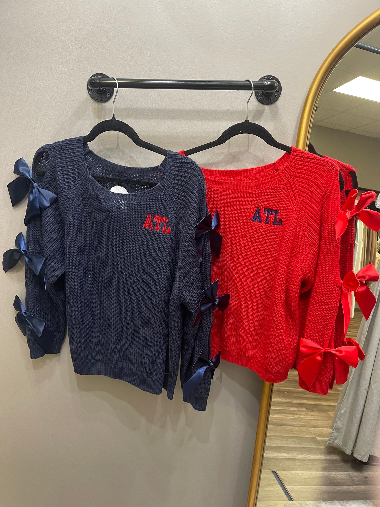 ATL embroidered sweater with sleeve Bows