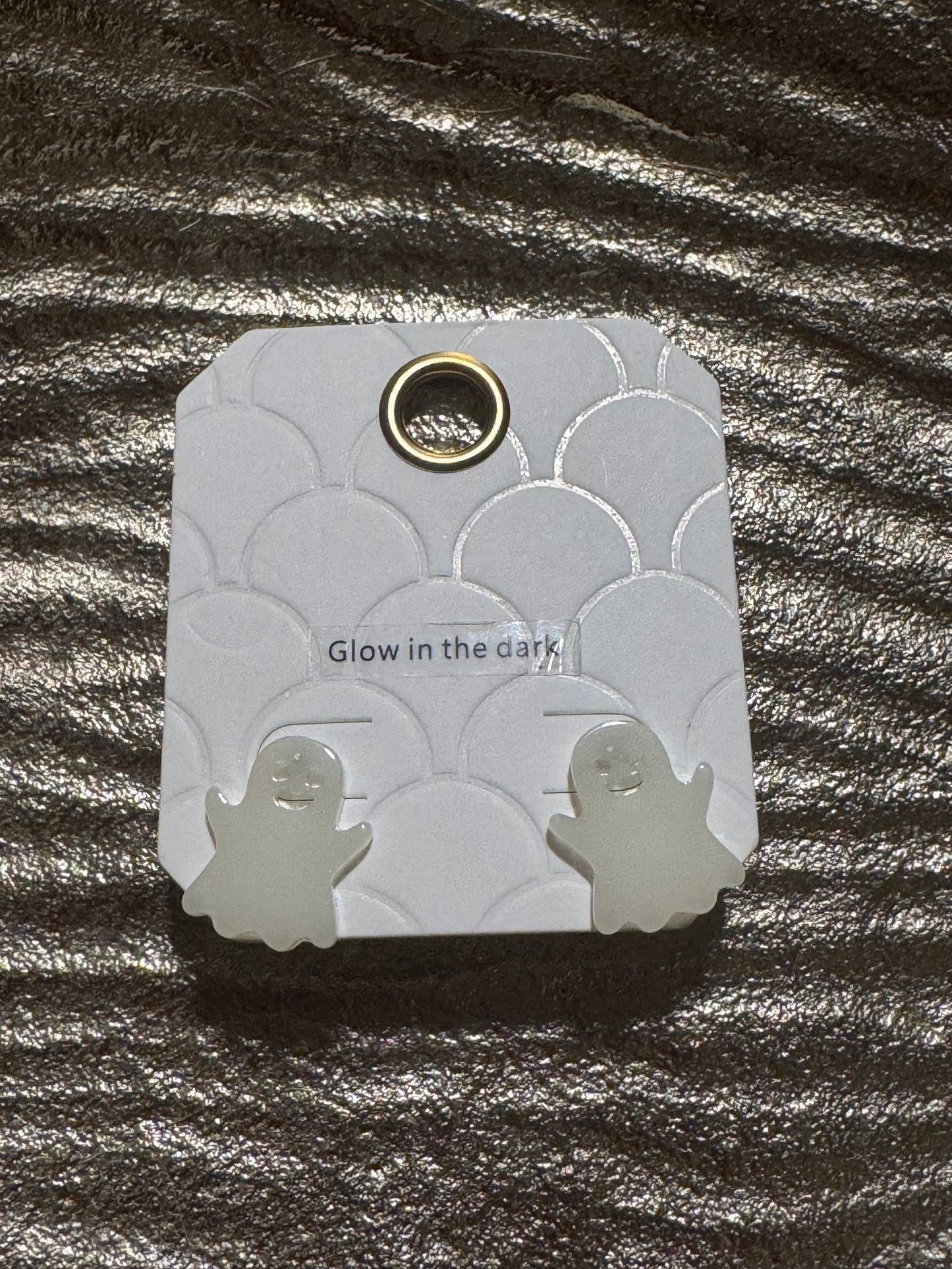 Ghosts glow in the dark studs