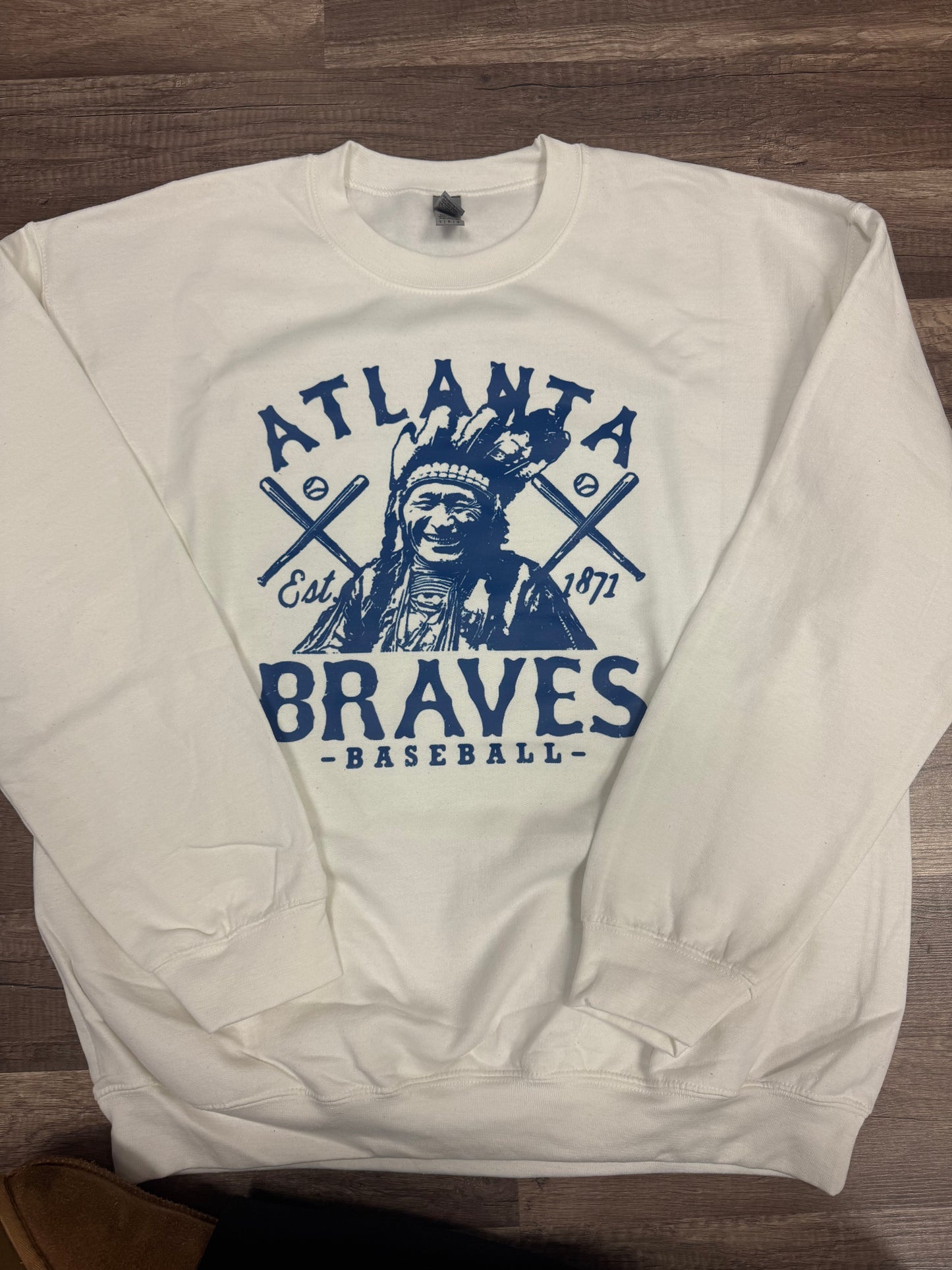 Braves Old School Chief White Sweatshirt
