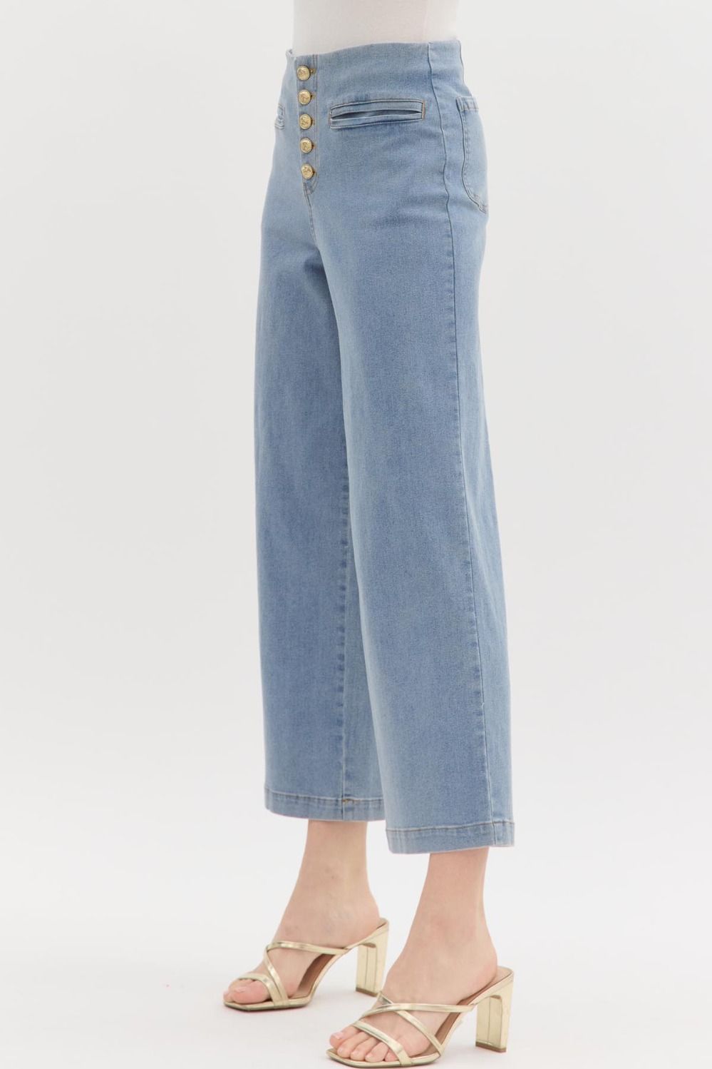 Straight leg buttoned loose denim jeans
