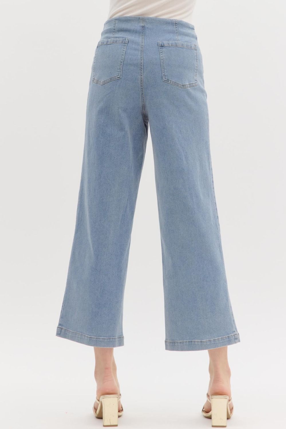 Straight leg buttoned loose denim jeans