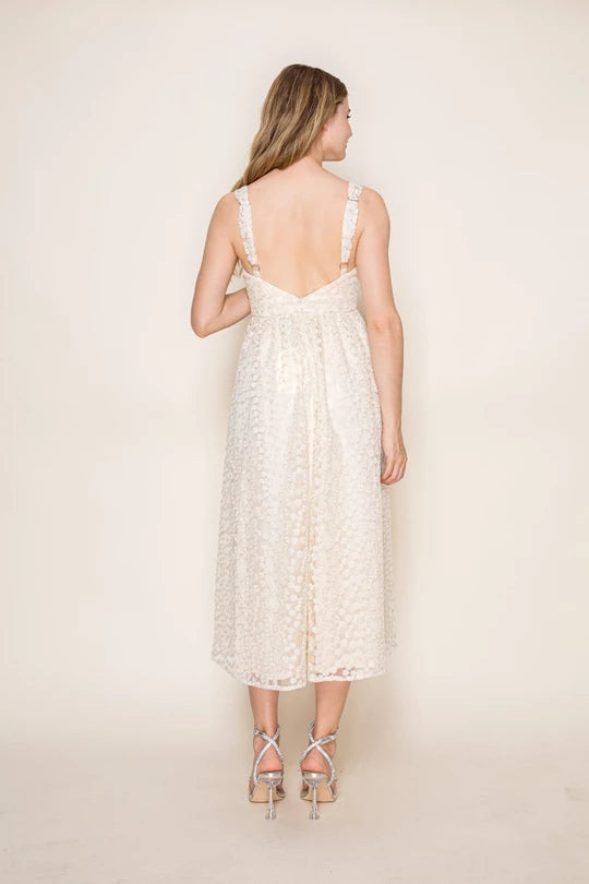 Romantic Baby’s Breath Long Dress with Twisted Bust Detail Cream