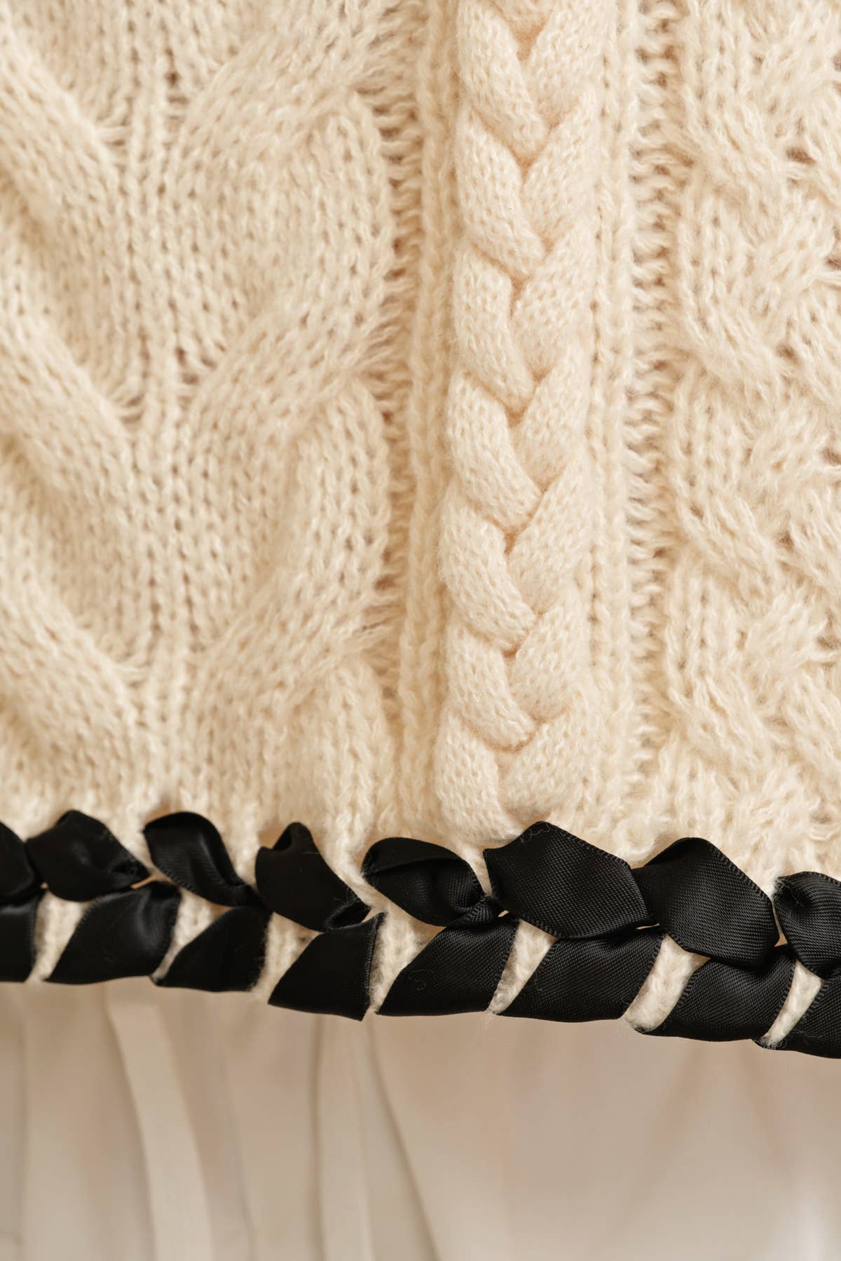 CABLE KNIT DROP SHOULDER CONTRAST STITCH SWEATER: Cream