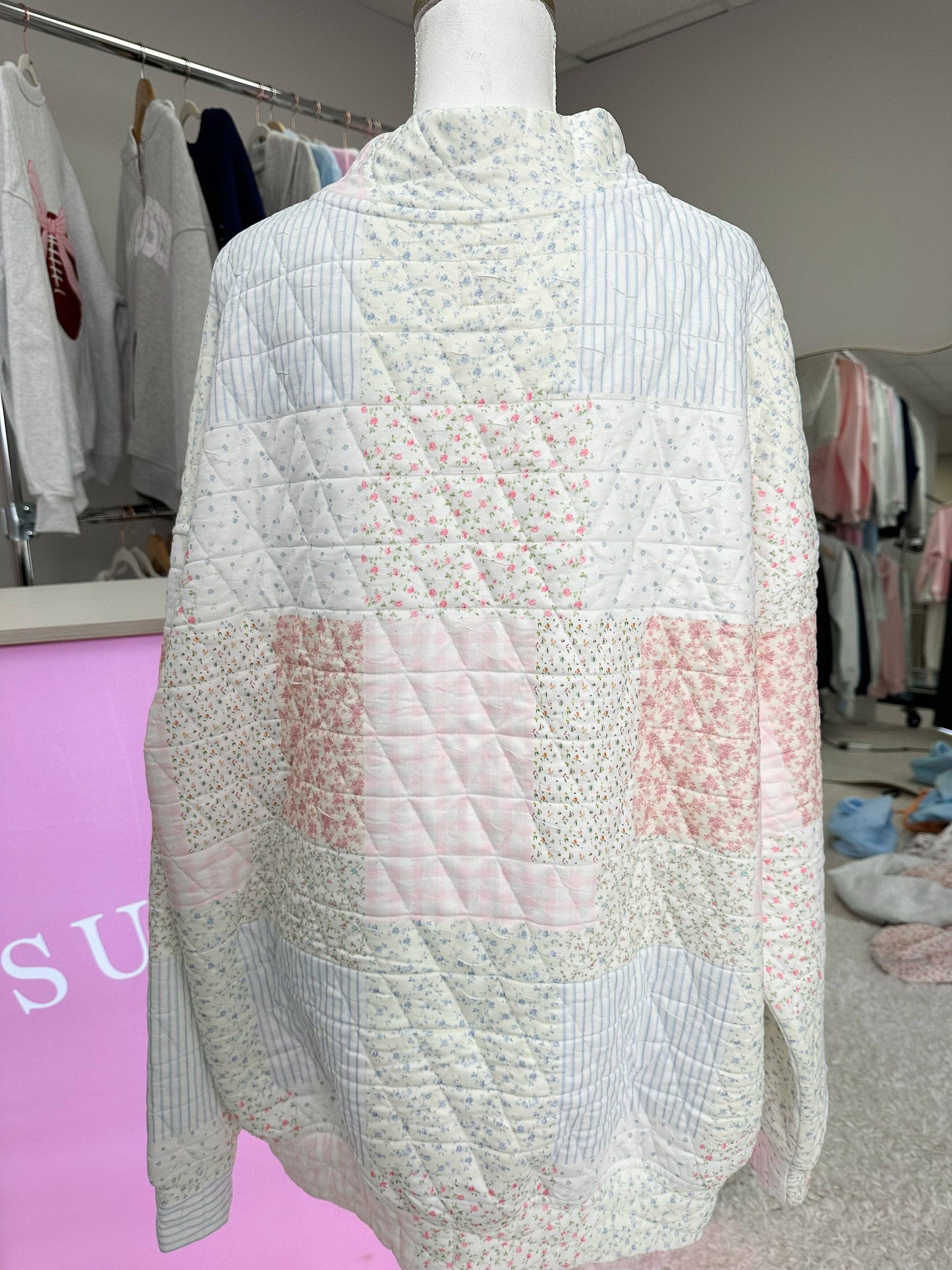 Quilted Pastel Mockneck Sweatshirt: Pastel