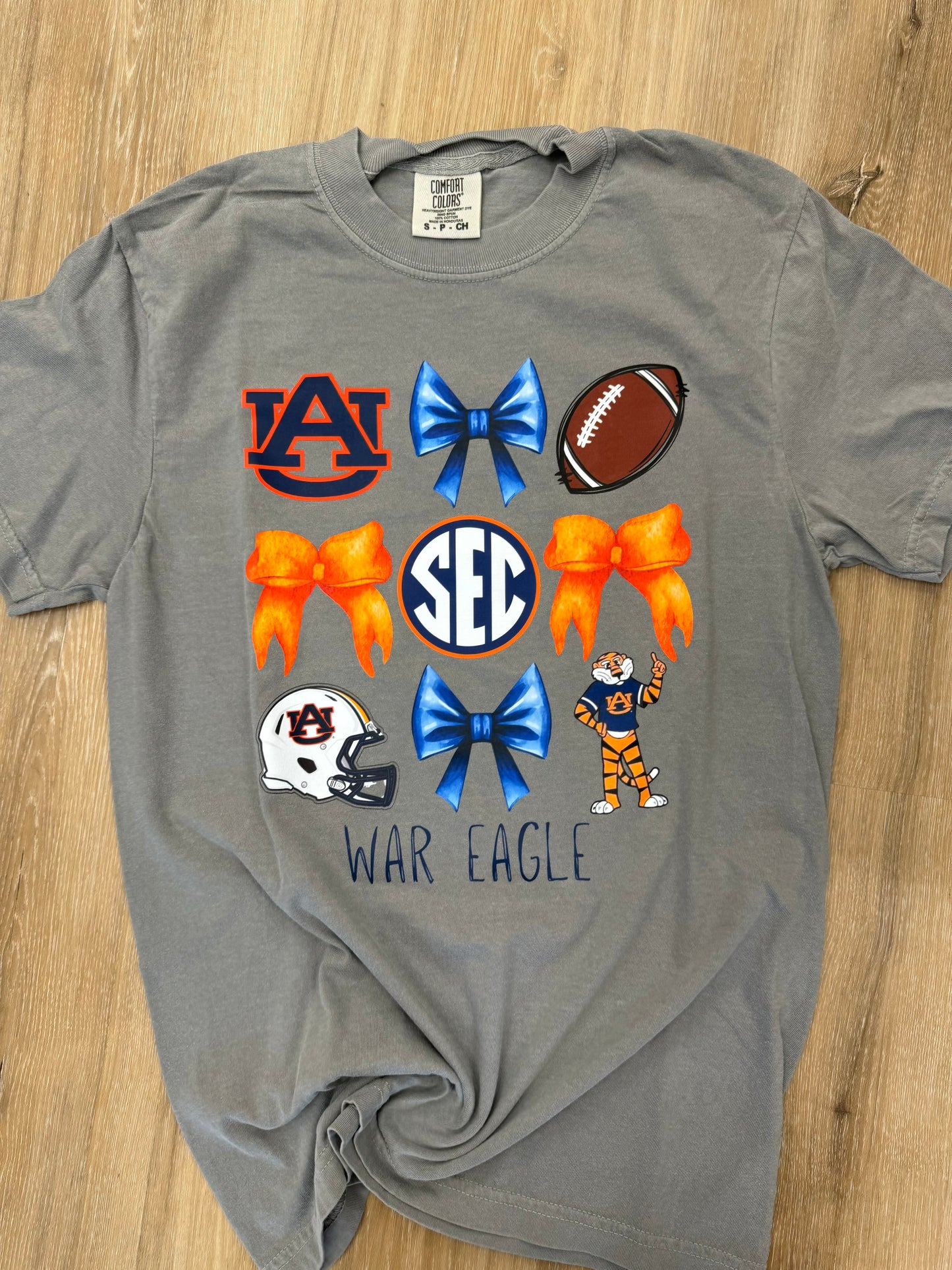 Auburn Tigers Bow Collage Grey Tee