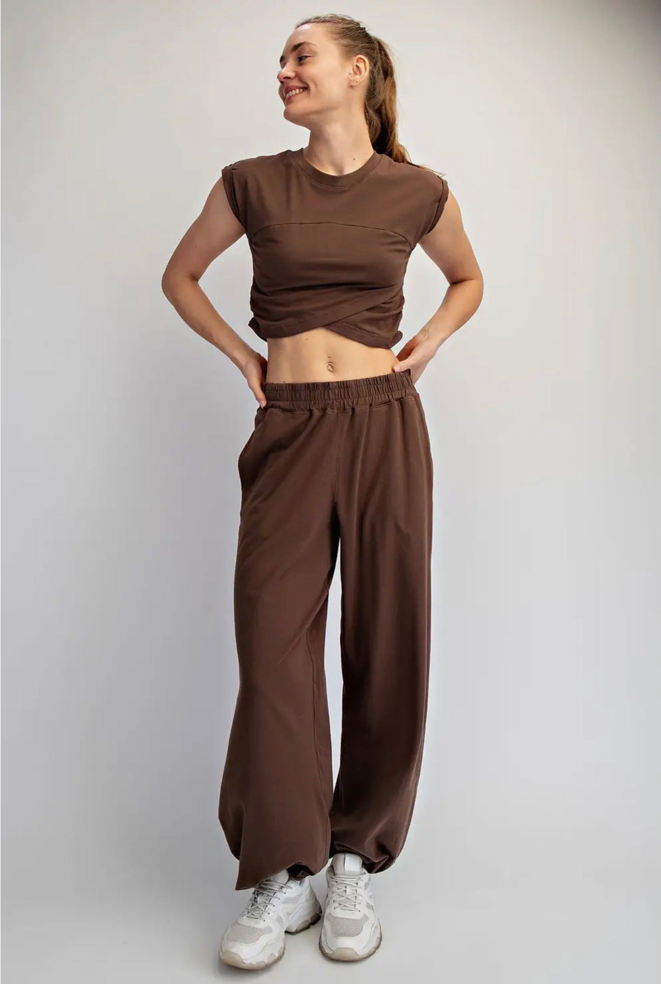 Women 2 Piece Outfit Set Loungewear Cropped Tops and Jogger Sweatpant Matching Set Coordinated Sweatsuit with Pockets
