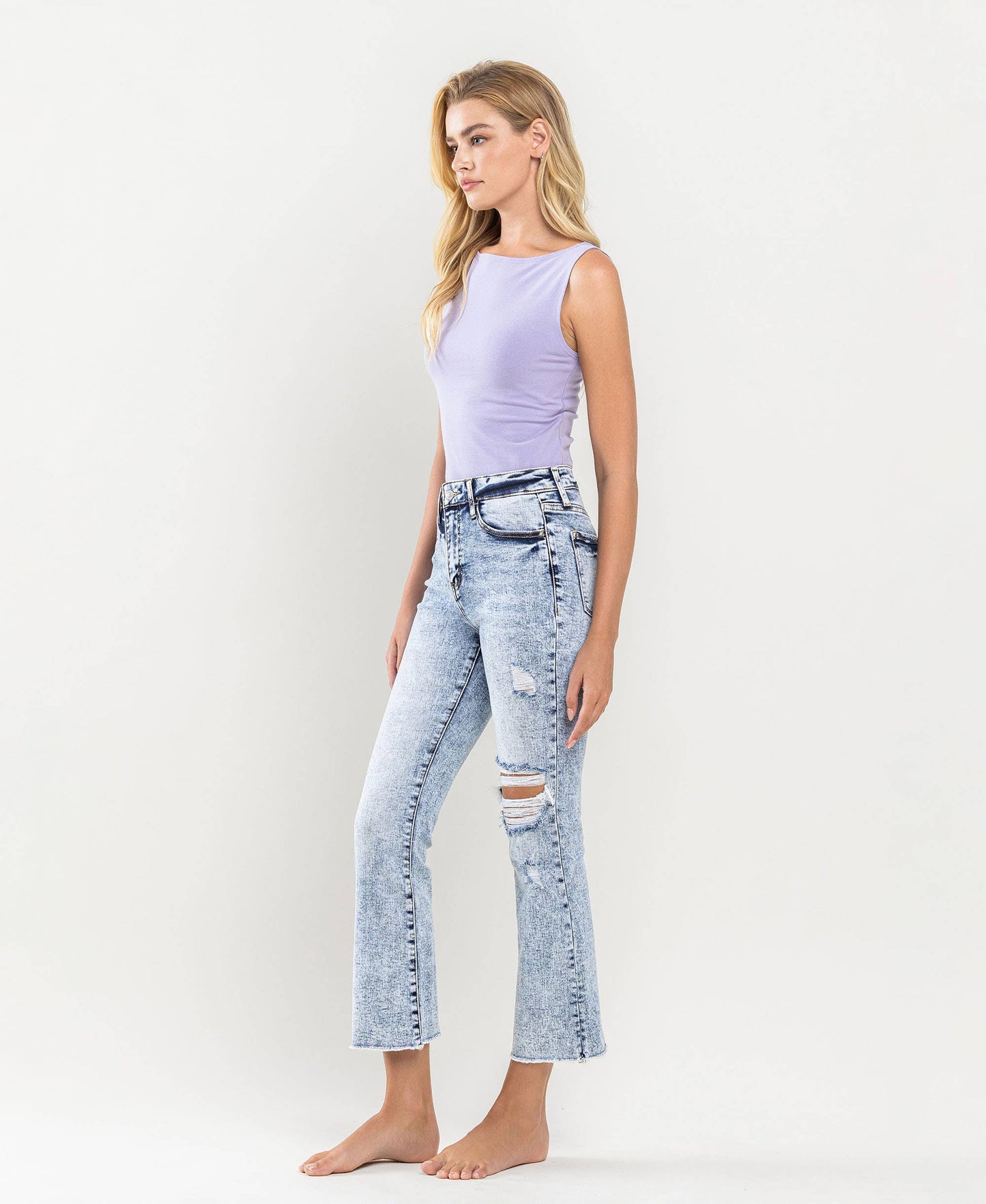 HIGH RISE DISTRESSED CROP FLARE JEANS V2940: SELF-CARE / 30