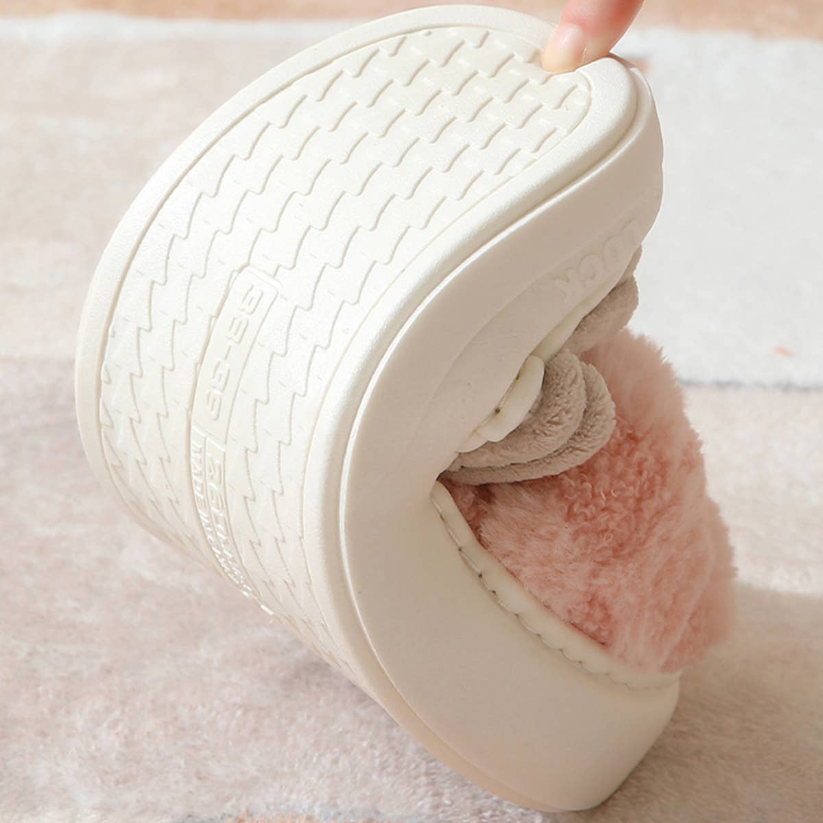 Checkered Fuzzy Warmies Slippers: GREY