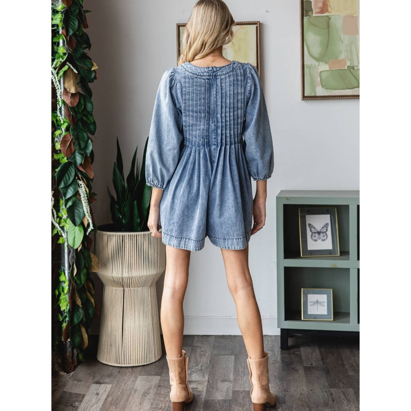 V-neck Puff Sleeve Denim Romper: Medium Wash