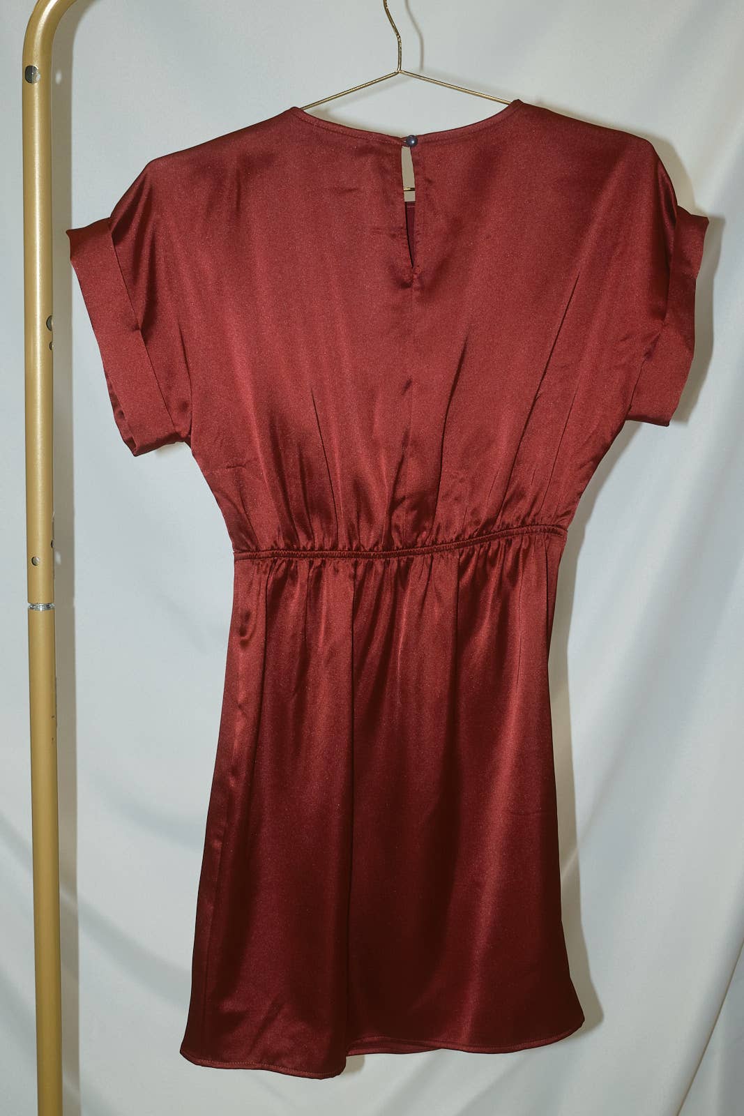 Cuffed Cap Sleeve Pleated Satin Fit & Flare Mini Dress: Burgundy