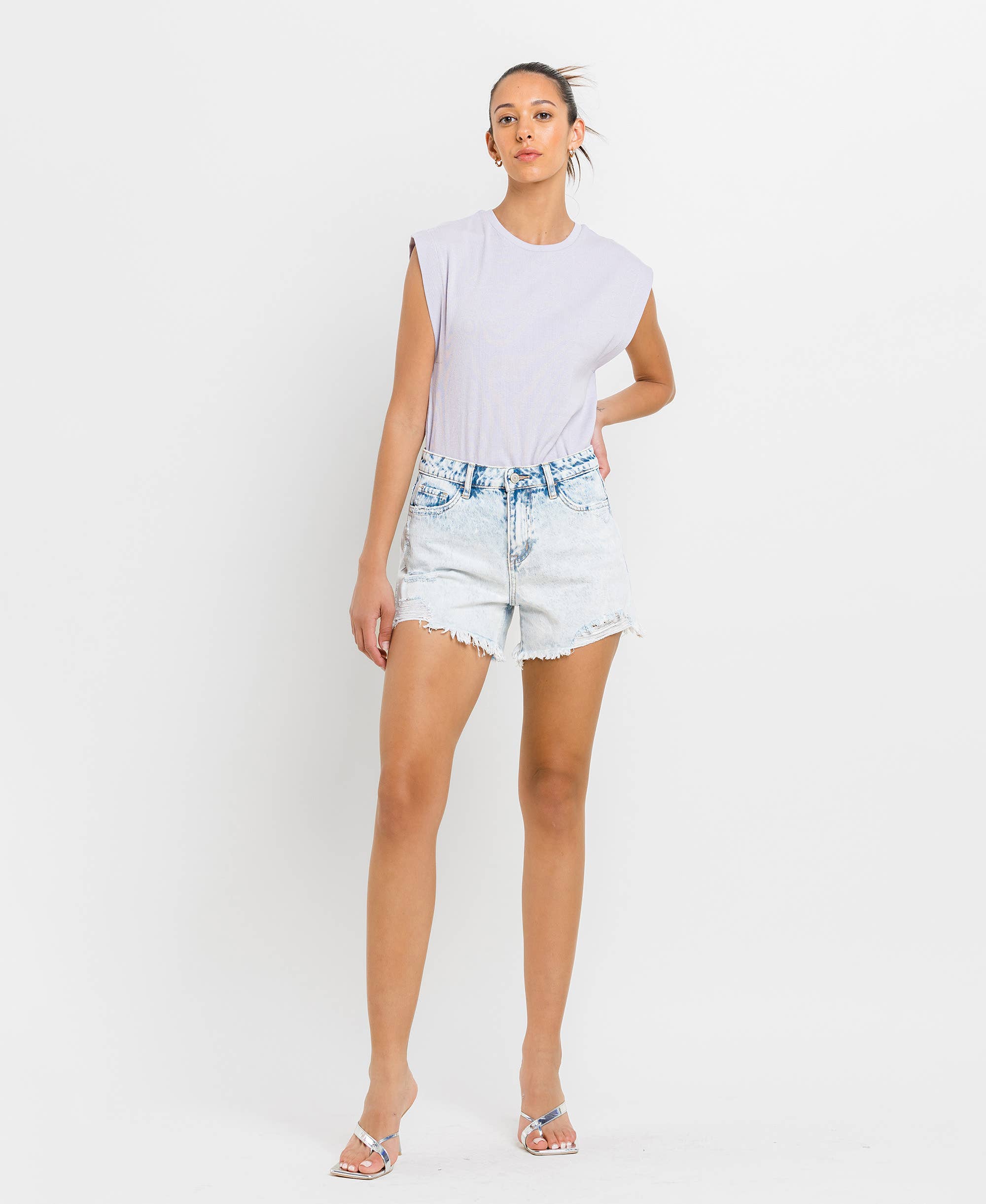 HIGH RISE DISTRESSED SHORTS V2810