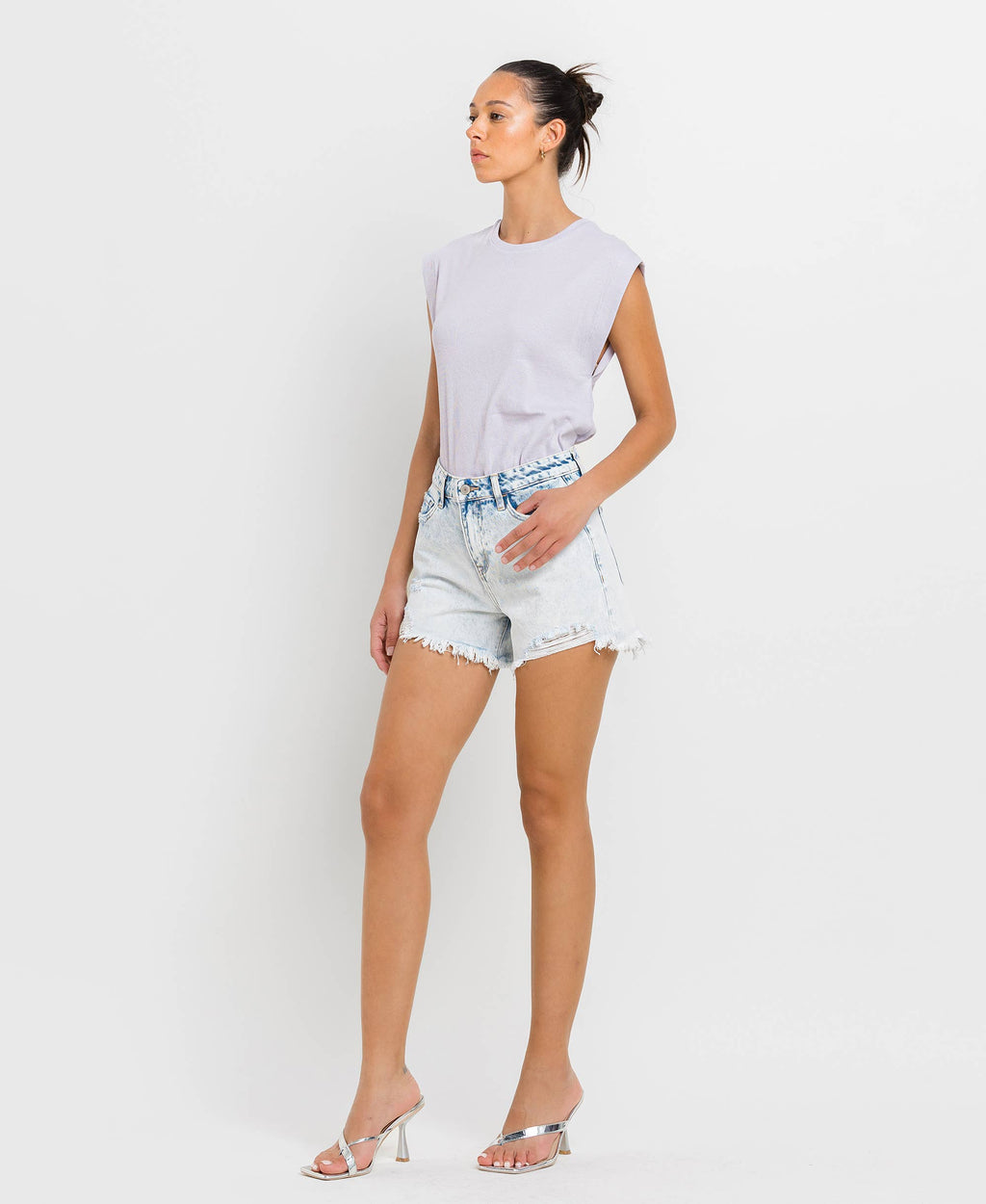 HIGH RISE DISTRESSED SHORTS V2810