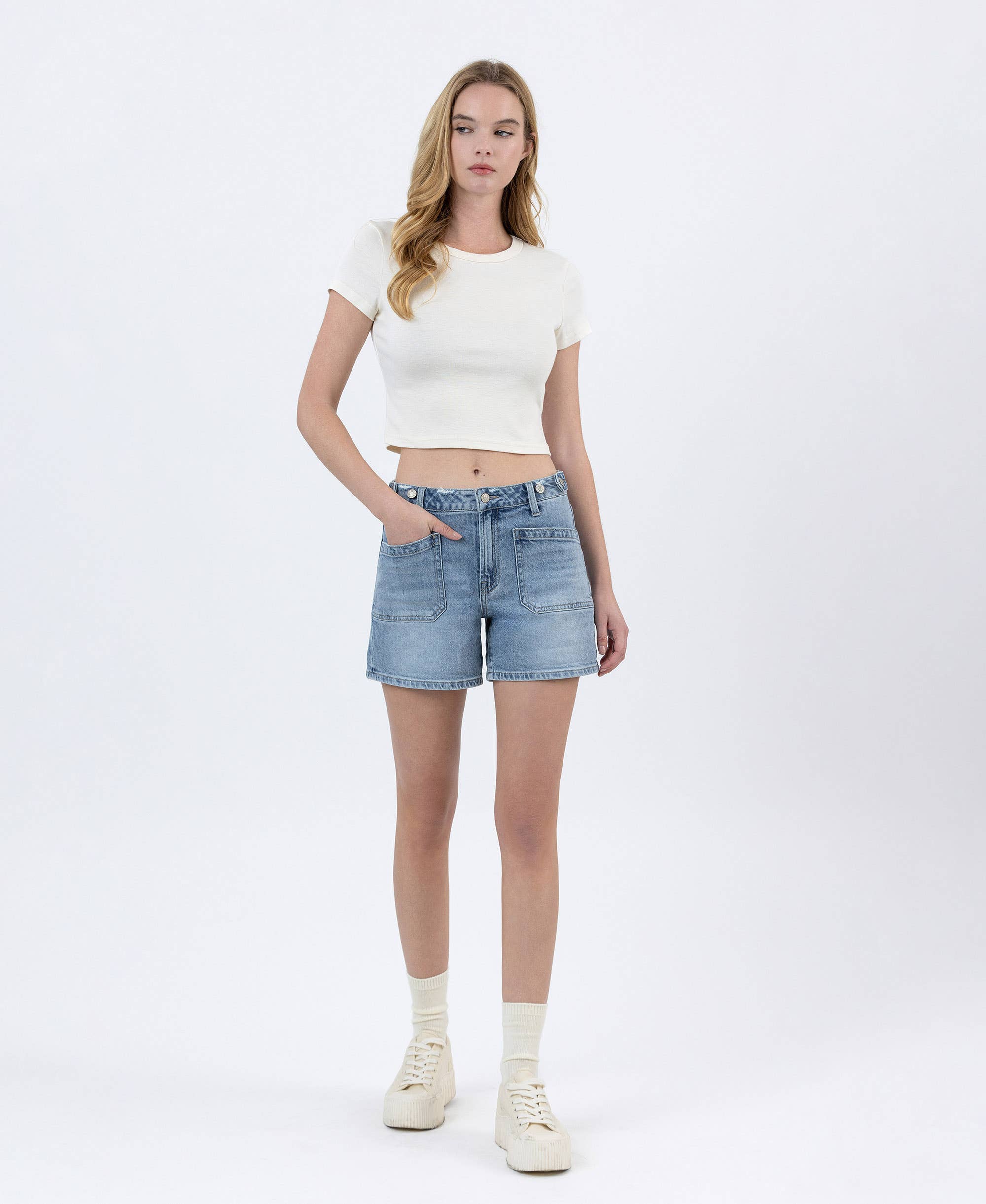 HIGH RISE TABBED WAISTBAND CUFFED DENIM SHORTS T6772