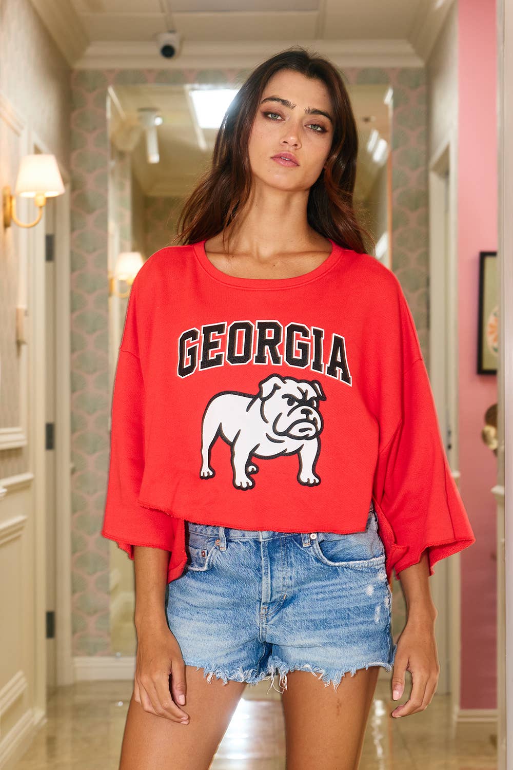 GEORGIA Bulldog Cropped Graphic Sweatshirt: Red