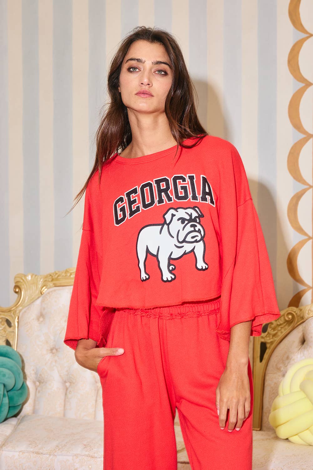 GEORGIA Bulldog Cropped Graphic Sweatshirt: Red