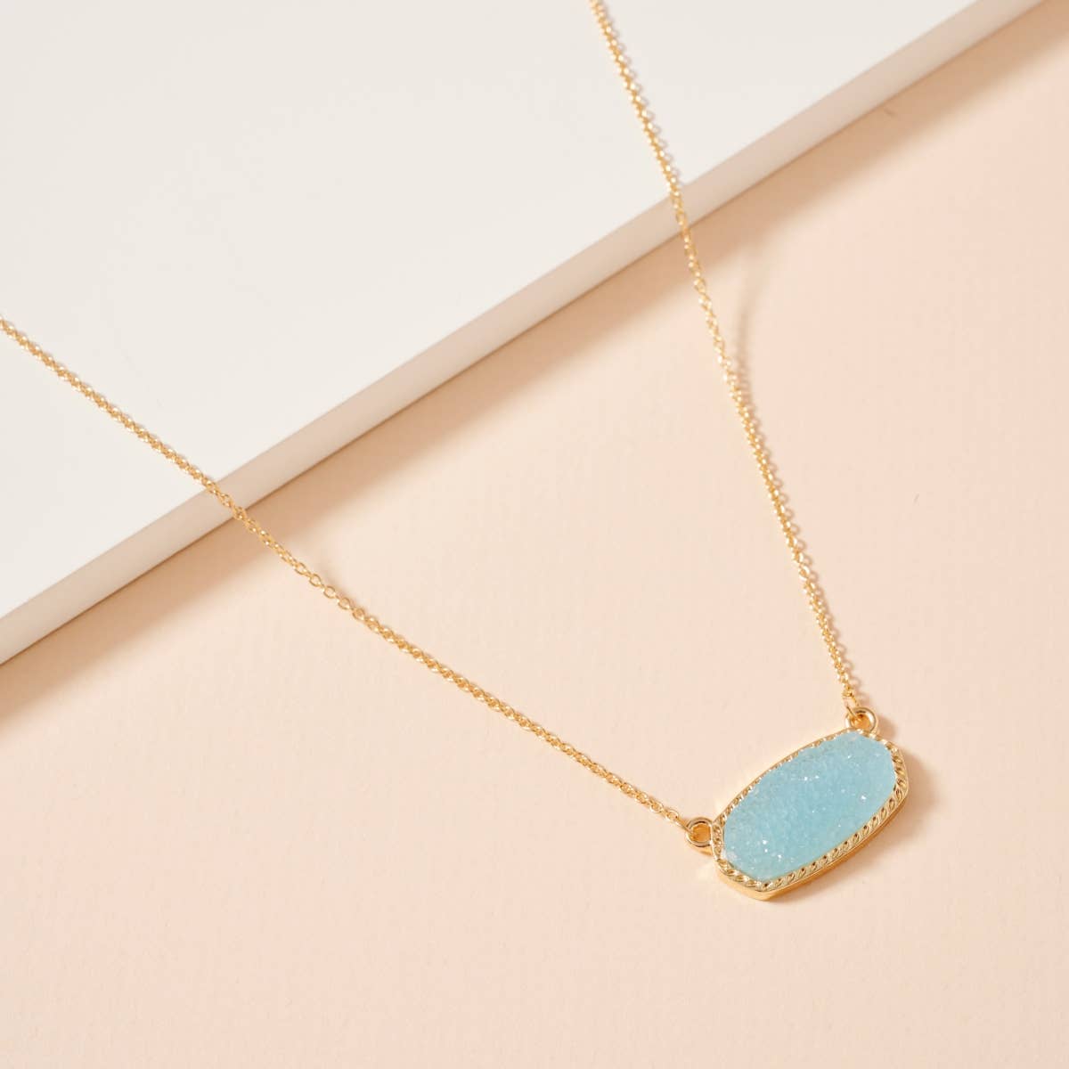 Druzy Stone Charm Short Necklace: Lavneder / One / 4SN11008