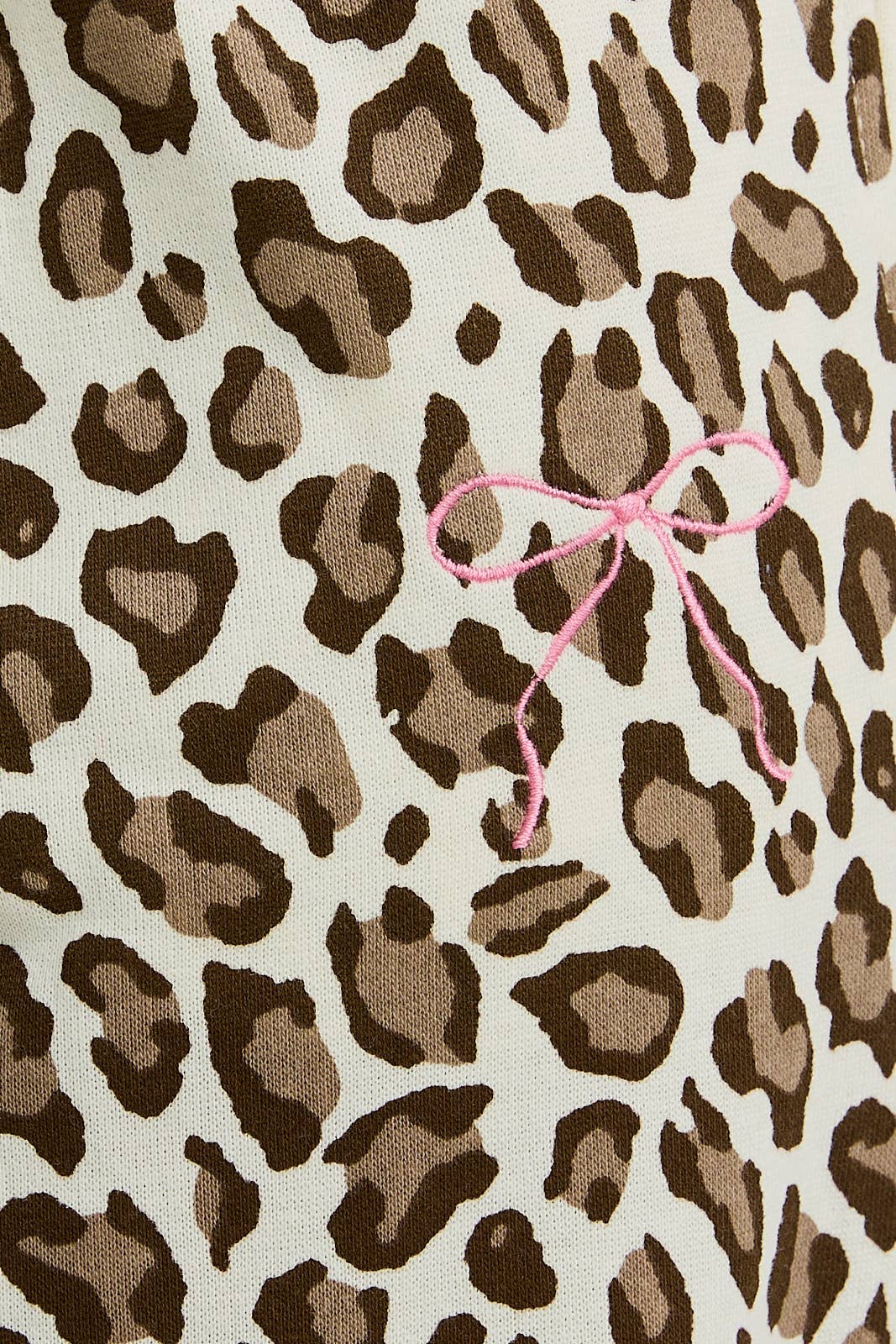 CREW NECK WASHED SWEATSHIRT WITH SWEATPANTS: CREAM-BROWN LEOPARD