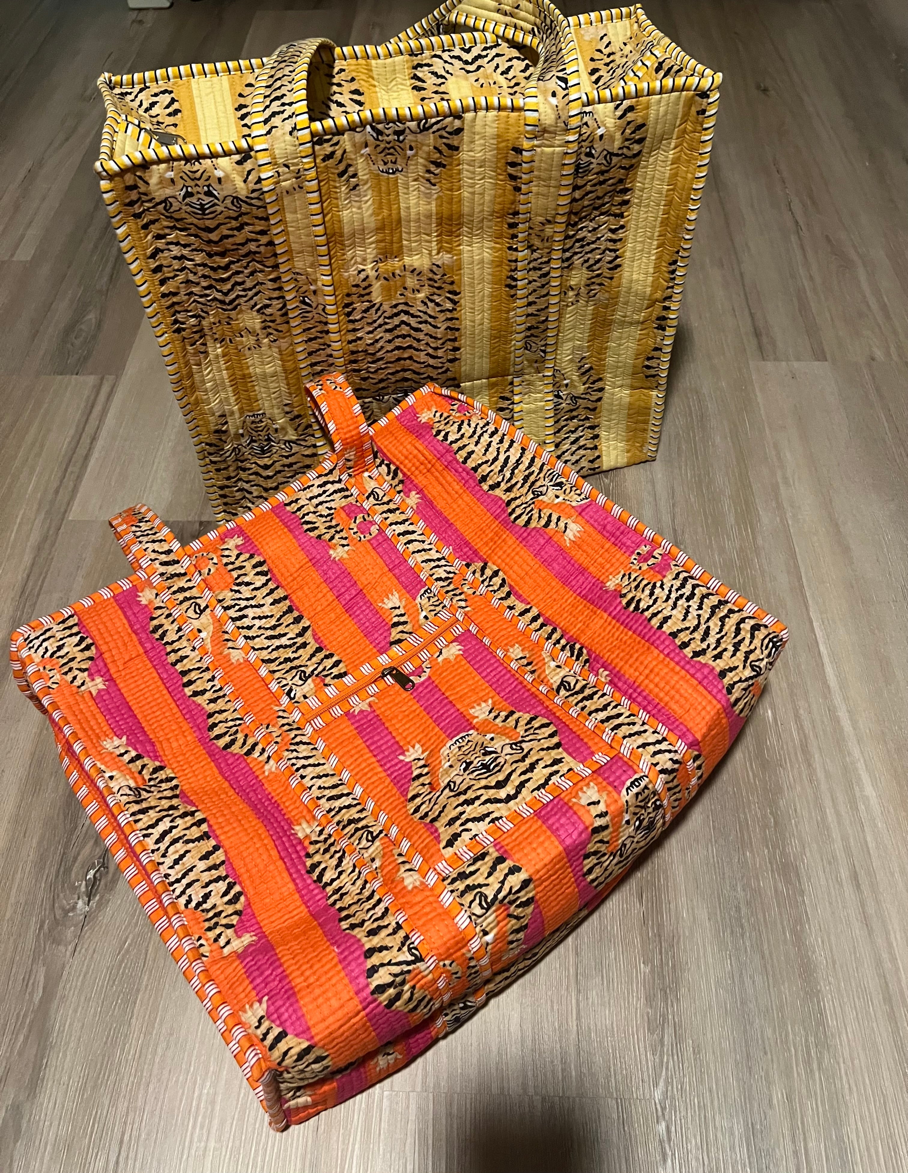 TIGER PRINT QUILTED TOTE BAG WITH YELLOW STRIPES
