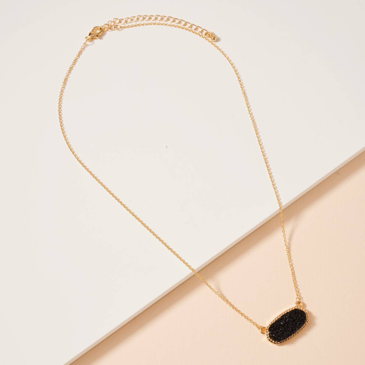 Druzy Stone Charm Short Necklace: Black / One / 4SN11008