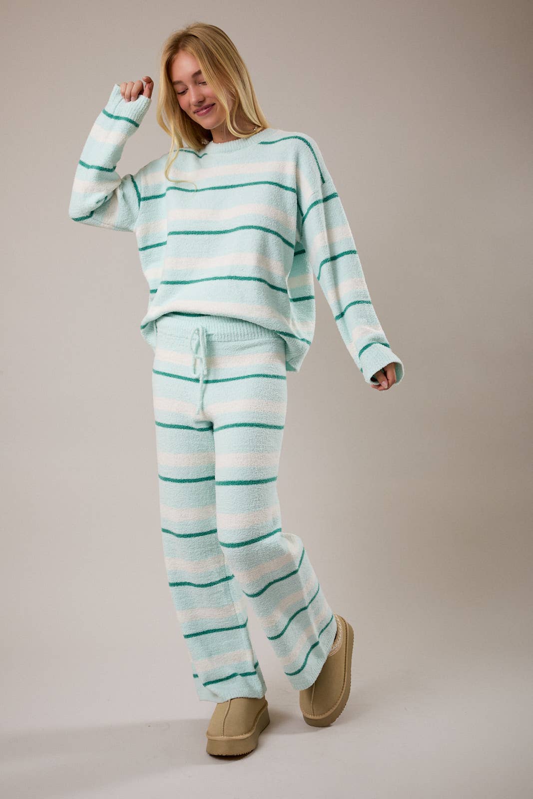 LONG SLEEVE STRIPE SWEATER TOP WITH WIDE LEG SWEATER PANTS: LT MINT-CREAM STRIPE