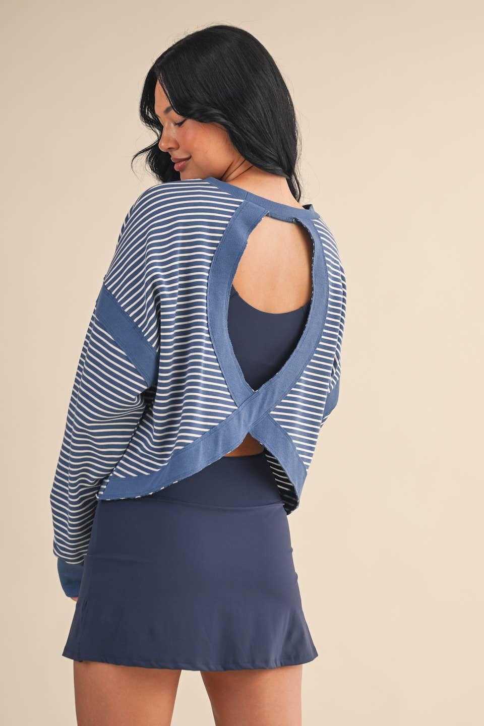 Striped Cutout Back Layering Sweatshirt: Black/White
