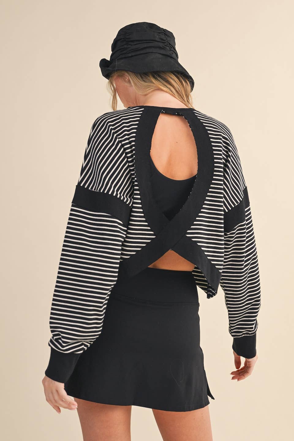 Striped Cutout Back Layering Sweatshirt: Black/White