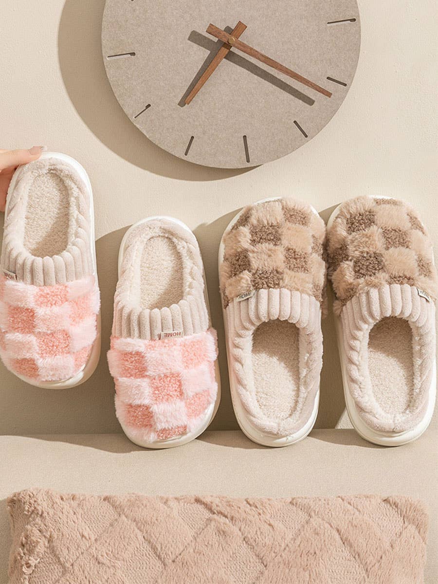 Checkered Fuzzy Warmies Slippers: White