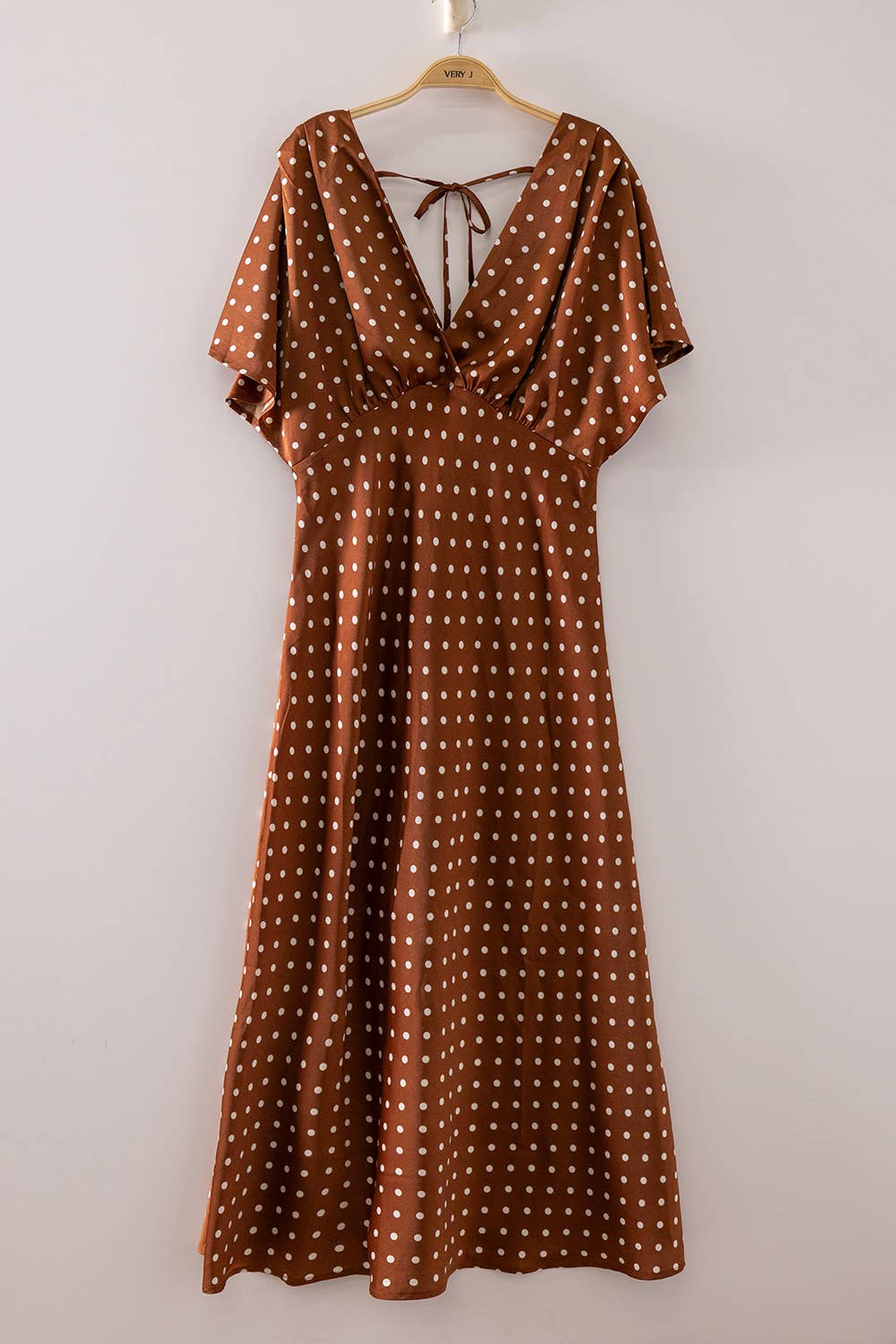 Polka Dot Flutter Sleeve Open Back Midi Dress: CHOCO DOTTED