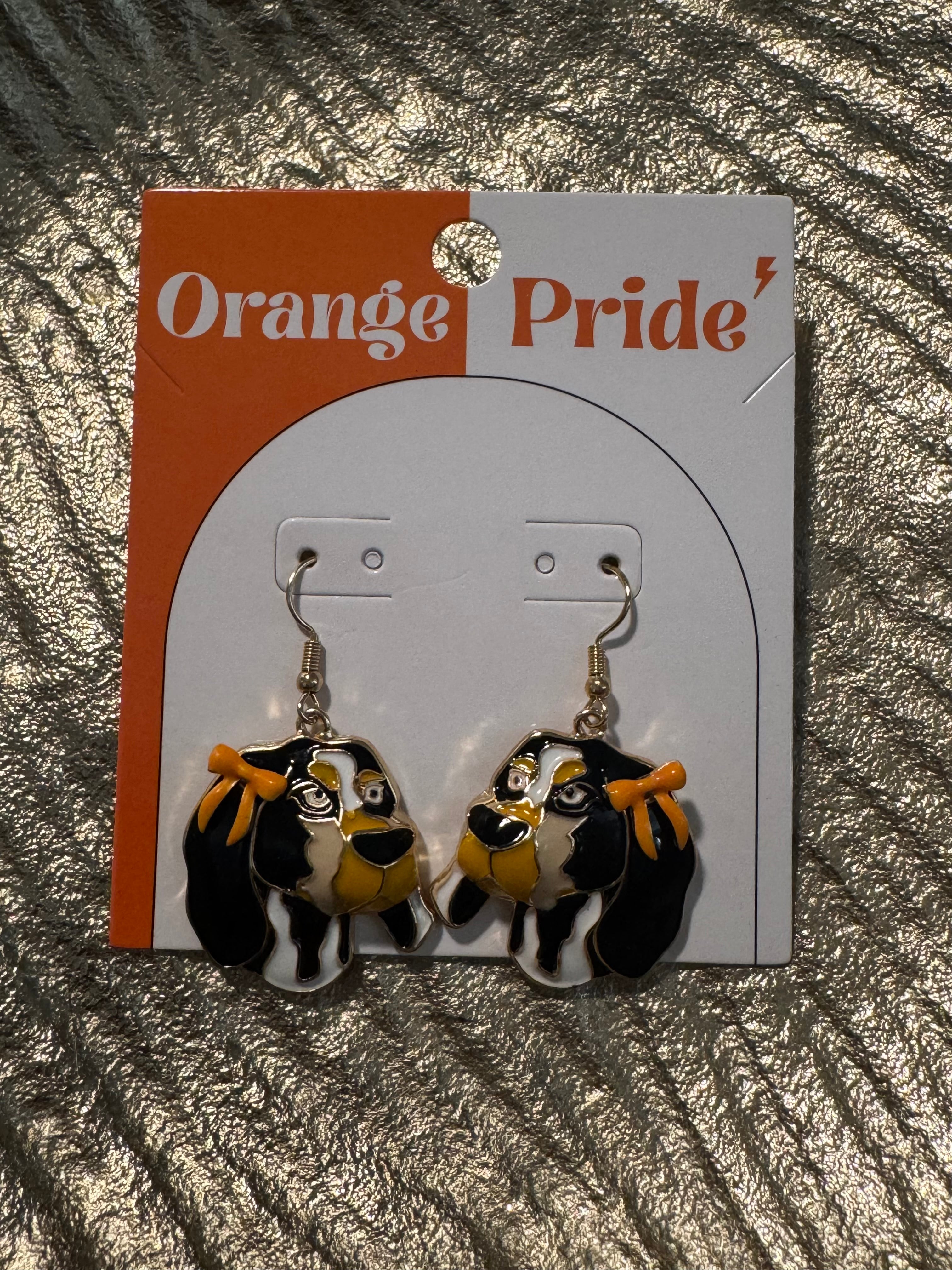 Tennessee Smokey with bow earring