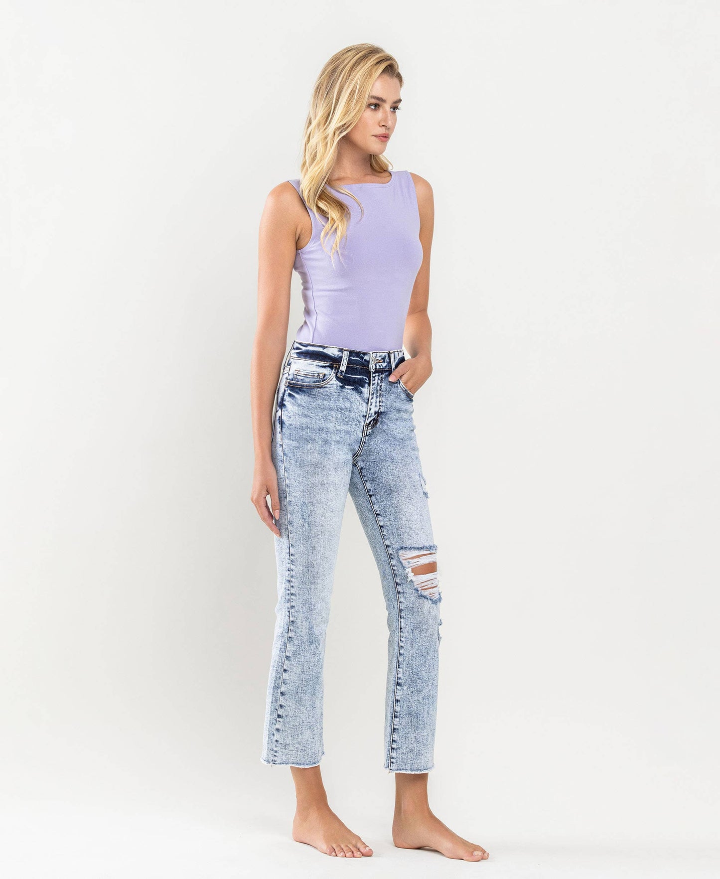 HIGH RISE DISTRESSED CROP FLARE JEANS V2940: SELF-CARE / 30