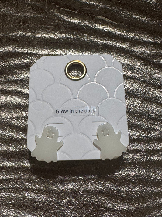Ghosts glow in the dark studs