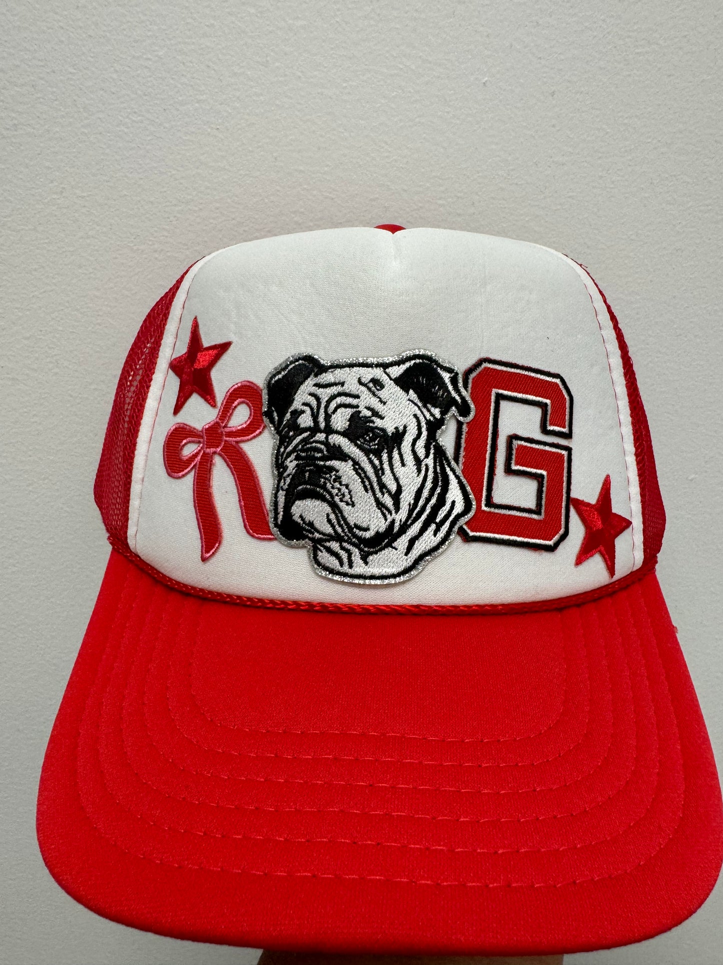 Georgia Bulldog G Bow Star Trucker Hat