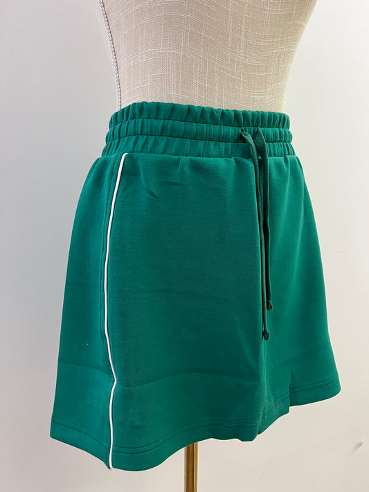 Modal Poly Span Piping Skort- Kelly green/ white