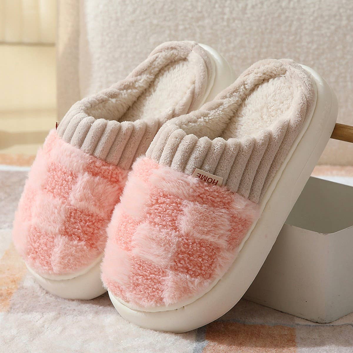 Checkered Fuzzy Warmies Slippers: White