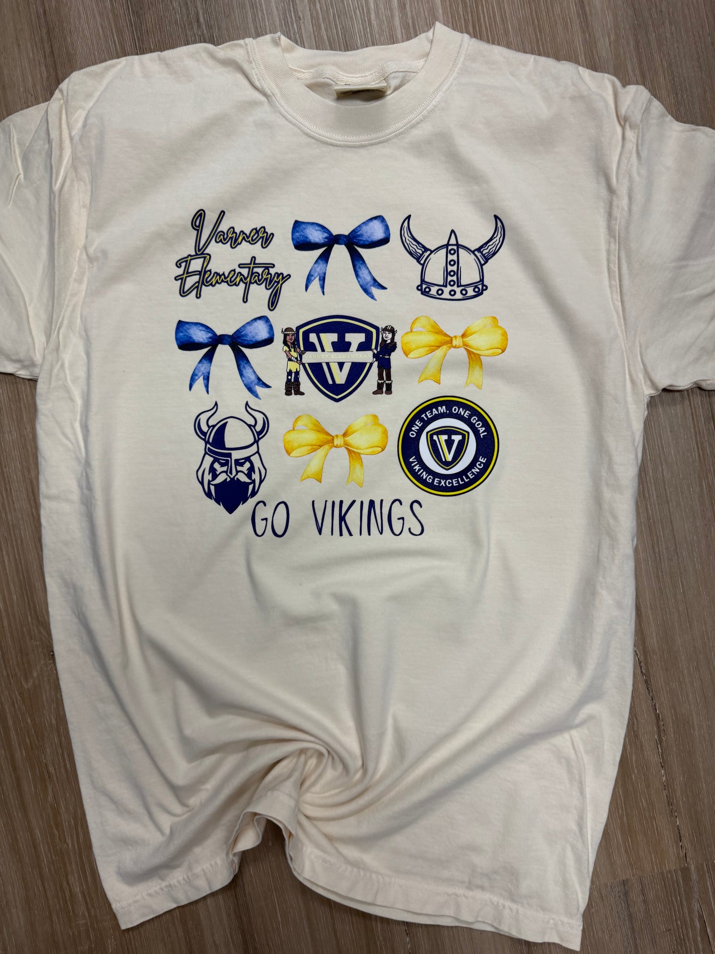 Varner Vikings Bow Collage Tee