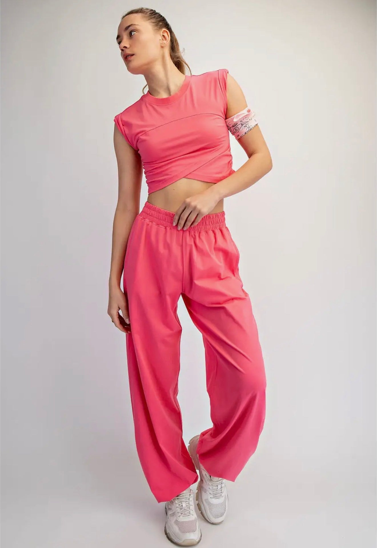 Women 2 Piece Outfit Set Loungewear Cropped Tops and Jogger Sweatpant Matching Set Coordinated Sweatsuit with Pockets