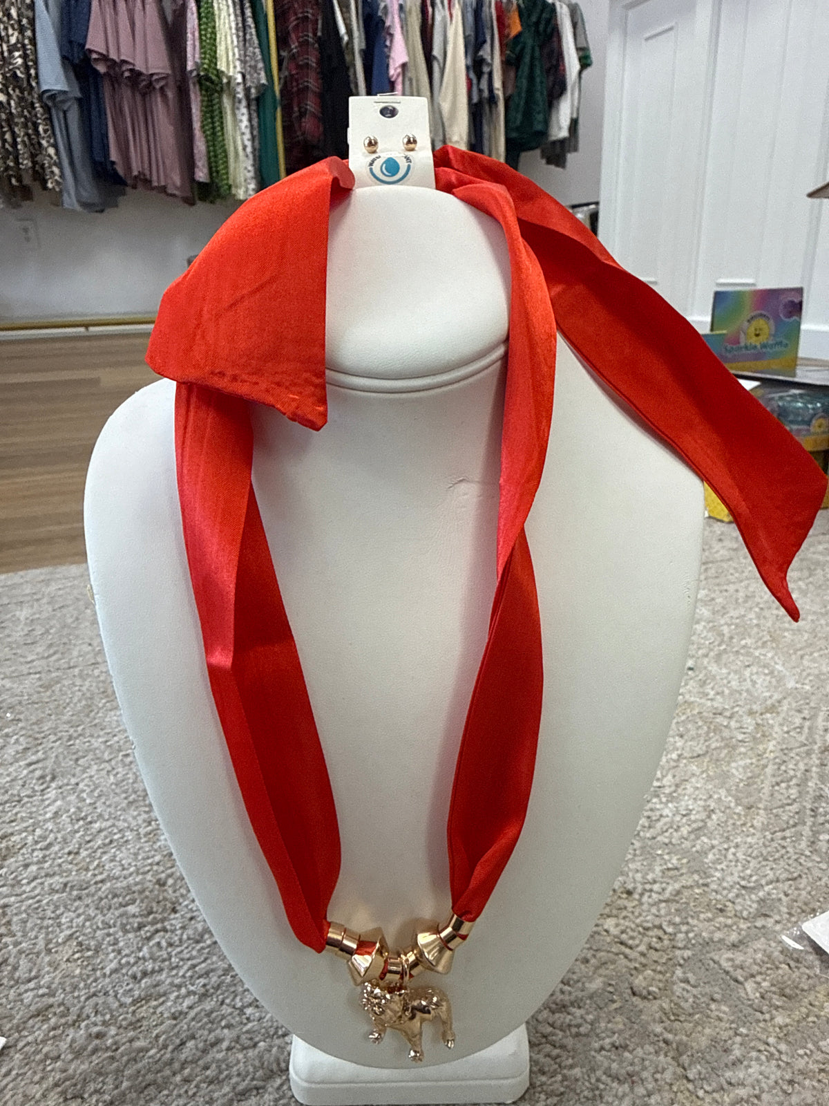 BULLDOG scarf necklace with gold round studs