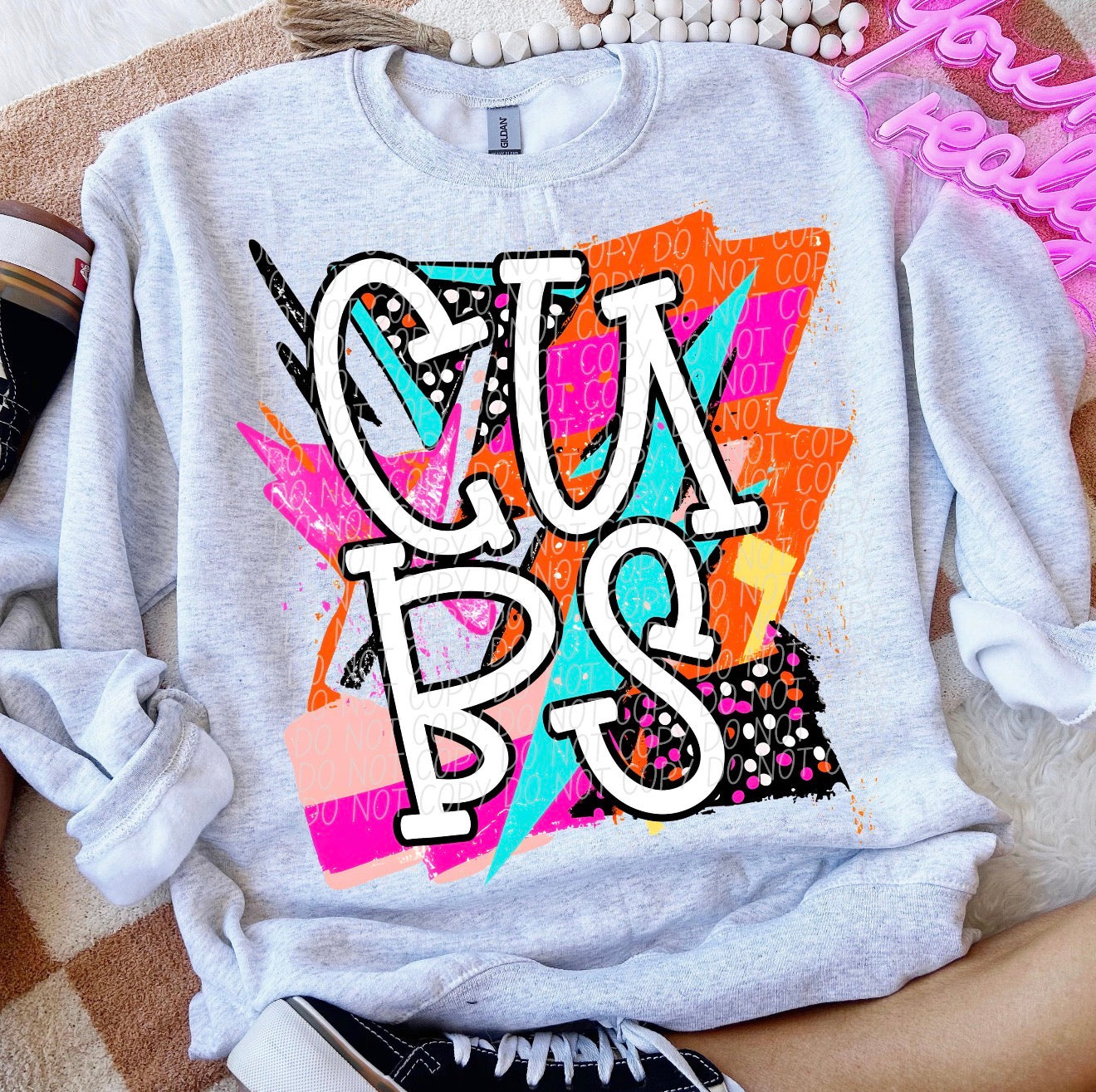 CUBS RETRO BLOCK NEON ON GREY GILDAN