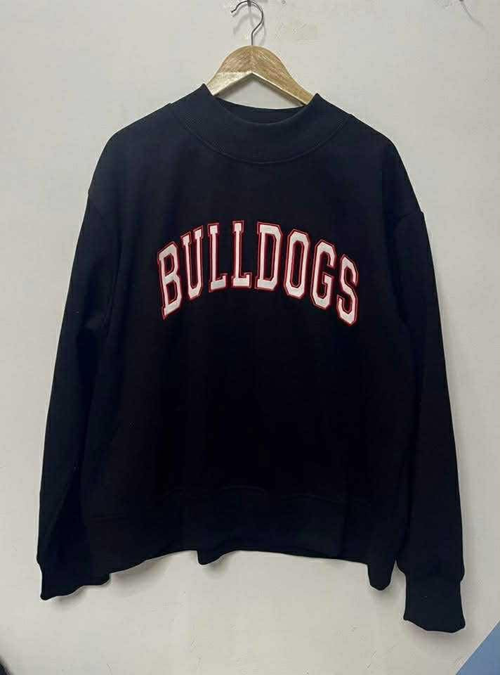 BULLDOGS Embroidered Mockneck