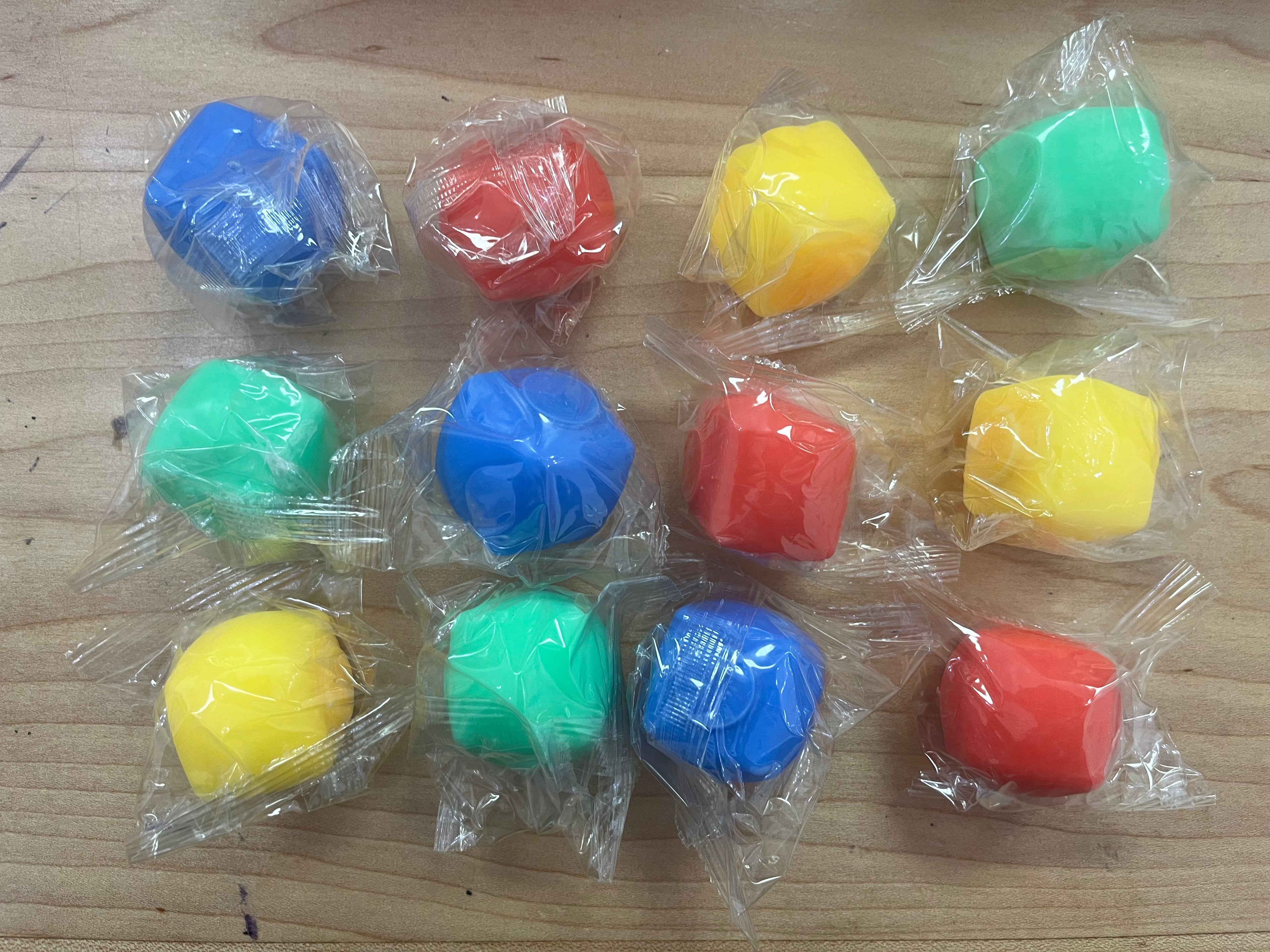 Fidget Verse 12 Pack mini squishy cubes
