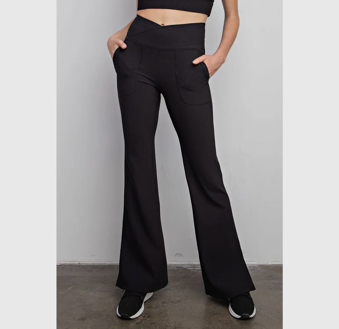 Nylon Ribbed V-Waist Flared Leggings