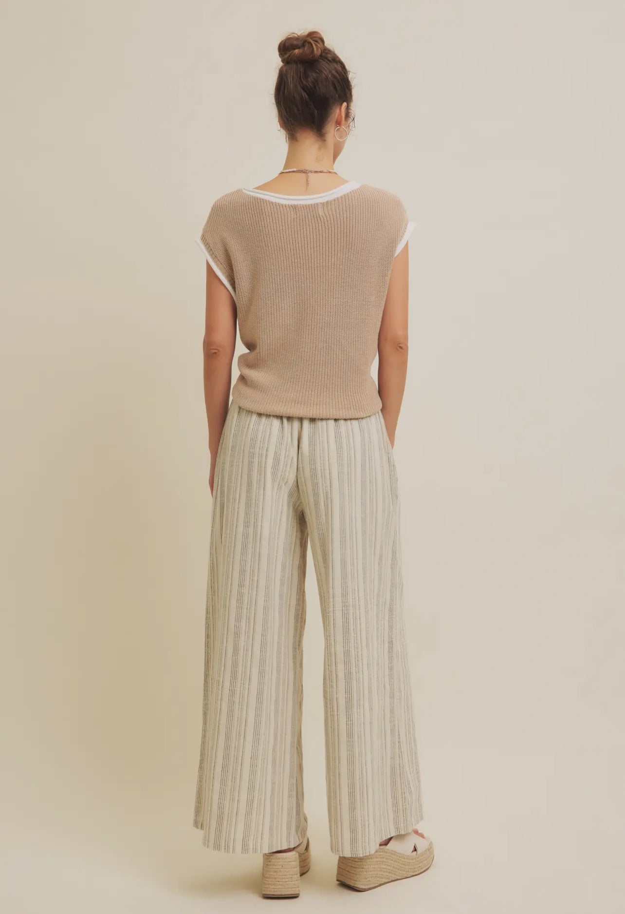 Contrast Rolled Edge Knitted Sweater Vest