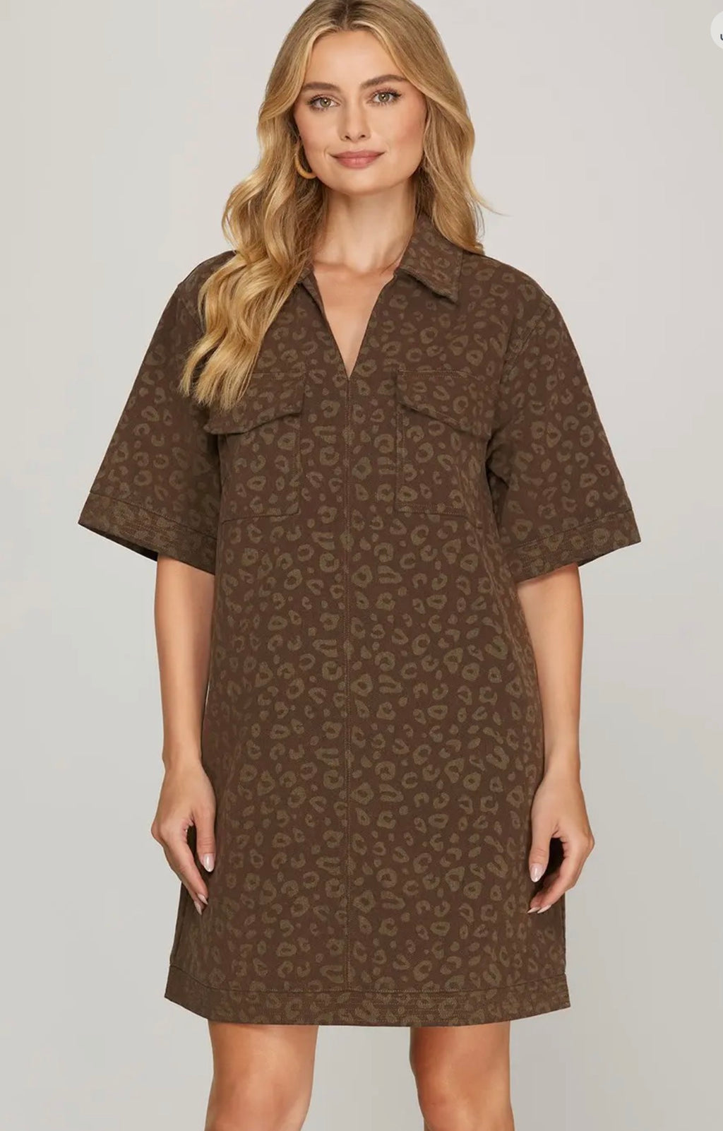 SHORT SLEEVE WOVEN WASHED ANIMAL PRINT COLLARED MINI DRESS WITH STITCHING DETAIL AND POCKETS