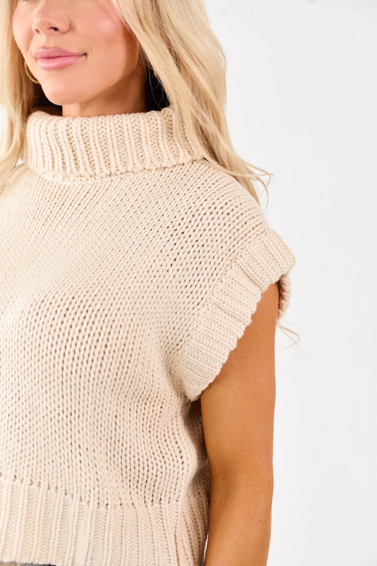 Sleeveless Cropped Turtleneck Knit Sweater Top - Champagne