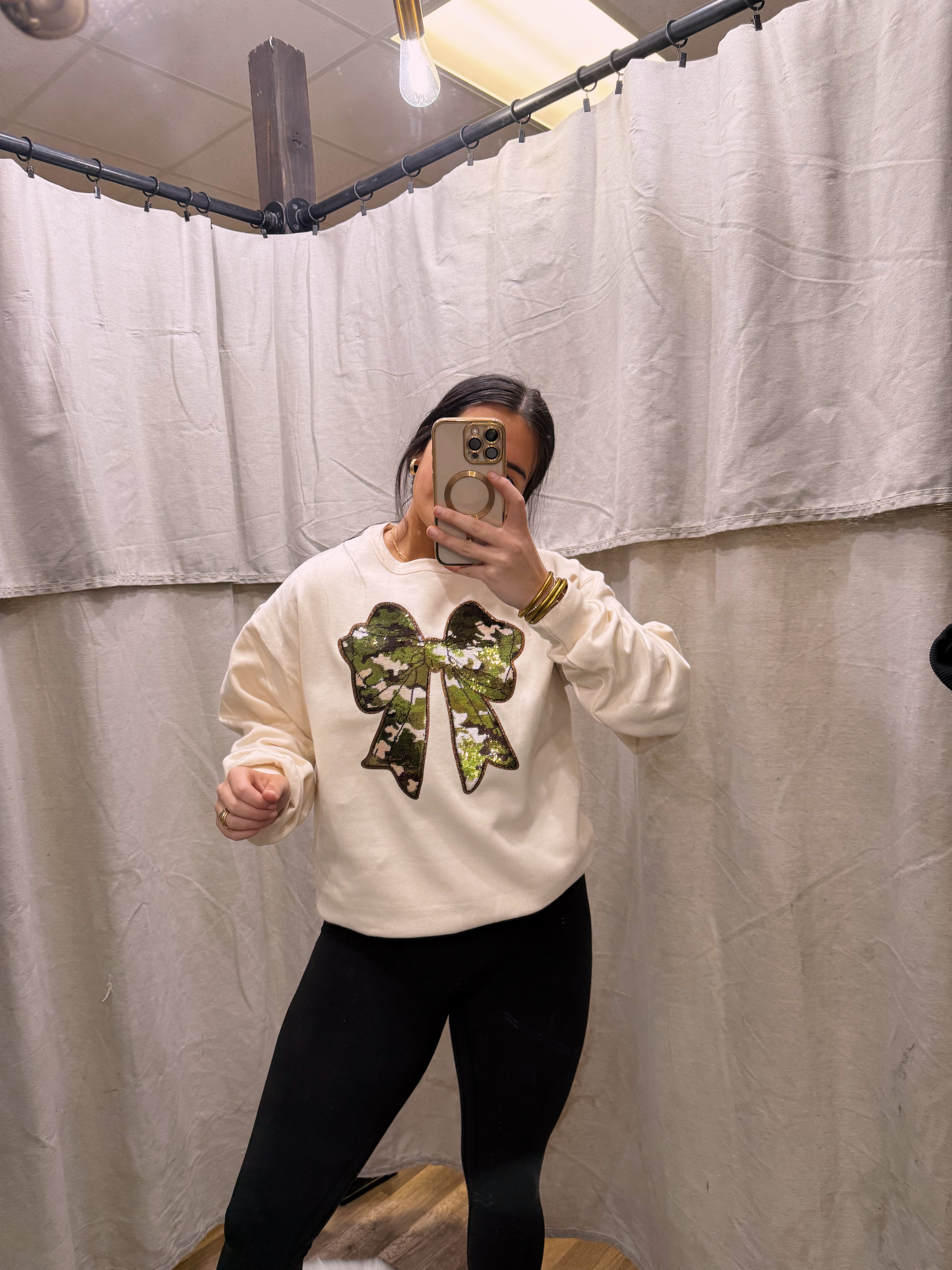 Camo sequin bow patch sweatshirt