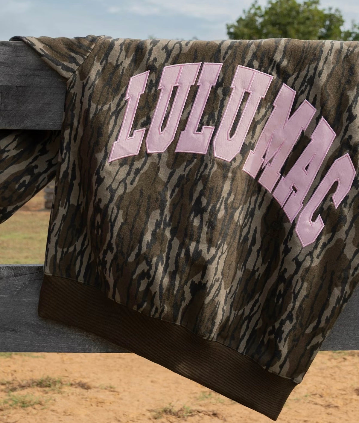 PRE ORDER LULU MAC MOSSY OAK BOTTOMLAND SWEATSHIRT WITH PINK LETTERS - AVAILABLE FIRST WEEK OF DEC