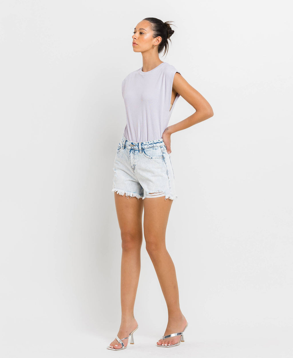 HIGH RISE DISTRESSED SHORTS V2810